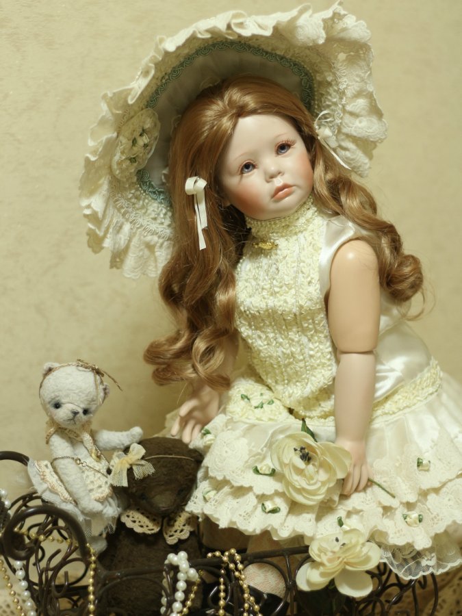 Девочка другой эпохи - милый ангел редчайшей красоты