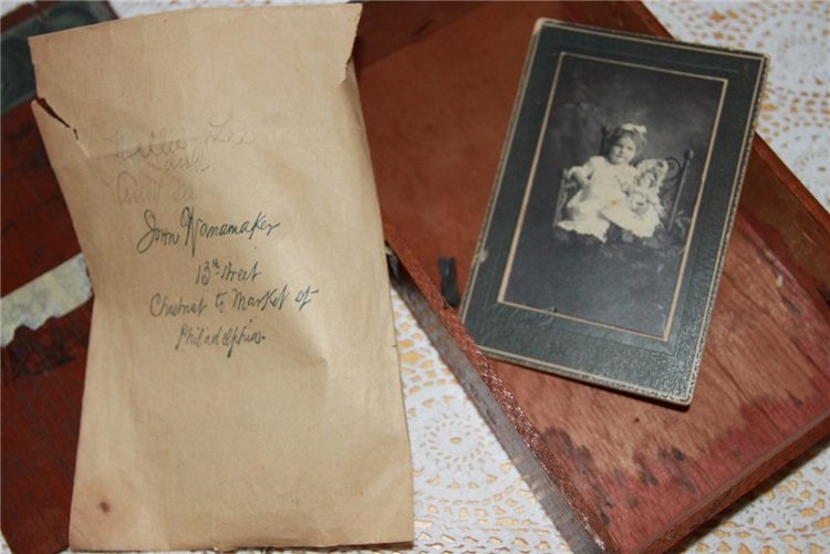 Тайна старой коробки (бумажные куклы 1892 года)