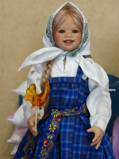 Любимые малышки-химочки в уральских костюмах