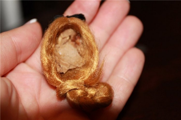 Подарки куклятам. Антикварное платье и парик