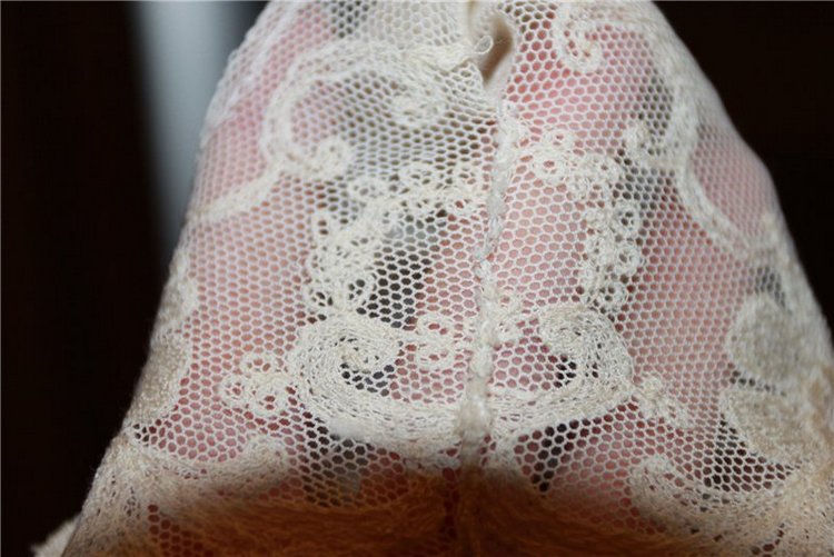 Подарки куклятам. Антикварное платье и парик (фото 9)