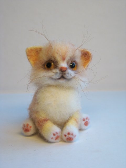 Усатый - полосатый. Авторская игрушка валянием из шерсти Ольги Чернухо (фото 4)