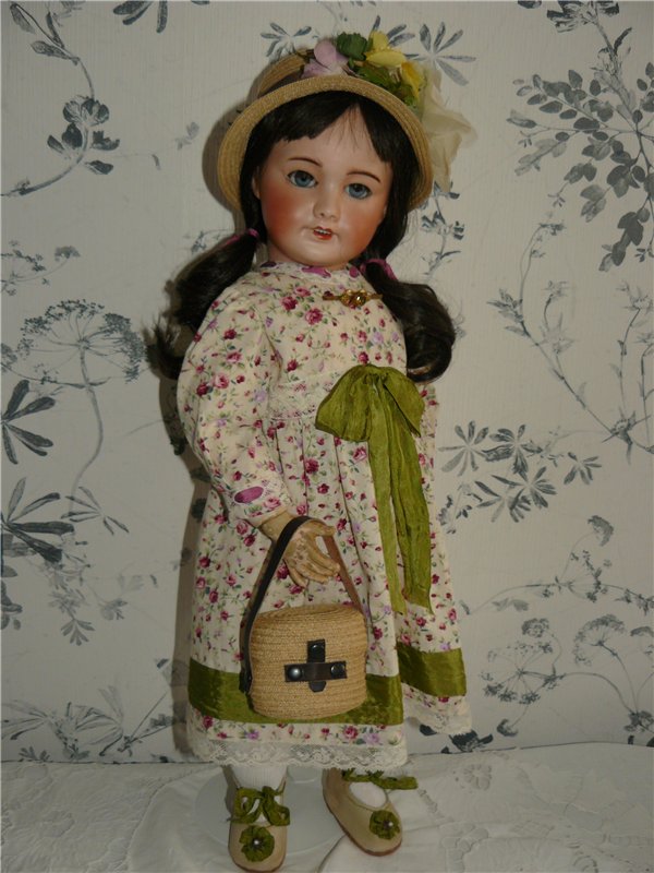 Старинная француженка-крестьянка Unis