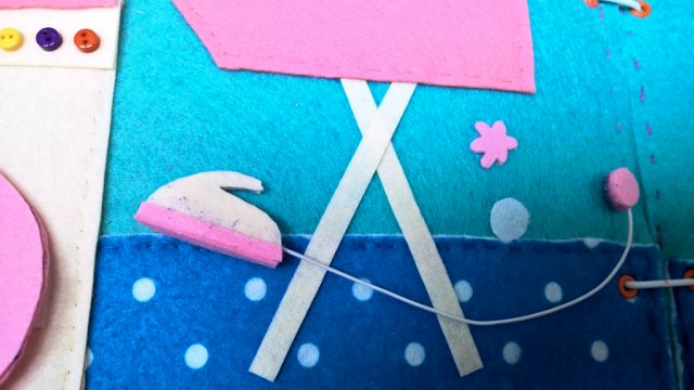 Кукла под подушкой, мамина любовь и кукольный домик-книжка для куклы из фетра | Бэйбики Кукла под подушкой, мамина любовь и кукольный домик-книжка для куклы из фетра