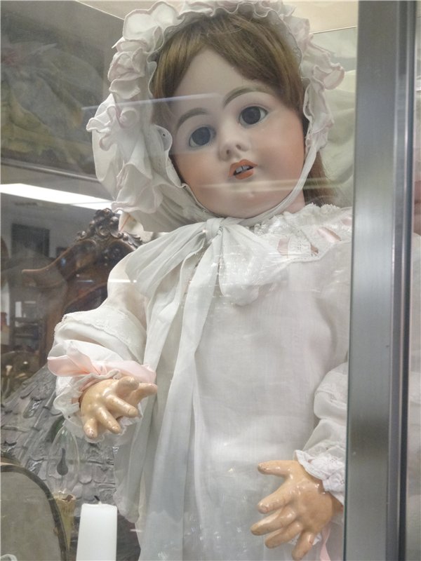 Я в своей жизни никогда не видела столько антикварных кукол. Фото