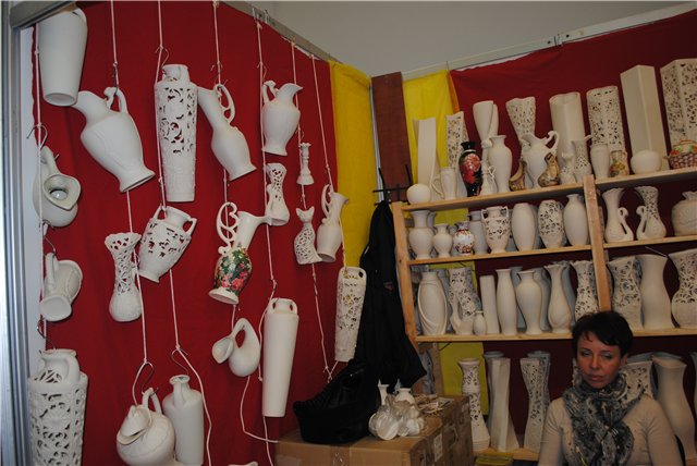 Выставка на Тишинке "Атмосфера творчества". Октябрь 2014. Бусинка к бусинке - получаются бусики! Кружево для антикварных