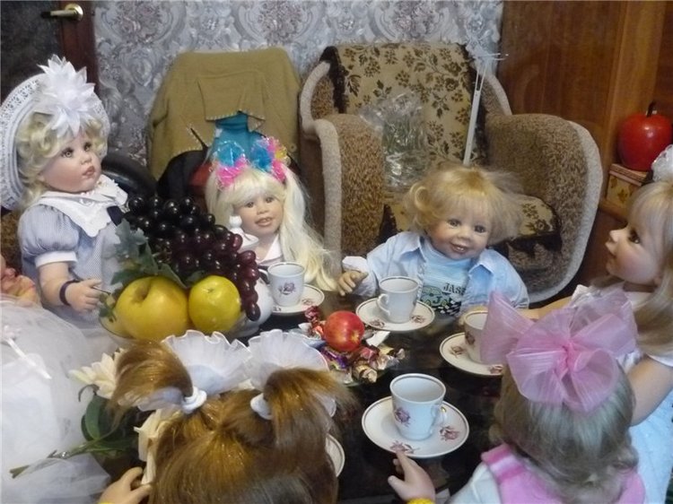 И снова, снова пополнение. Наш девичник разбавил мальчик