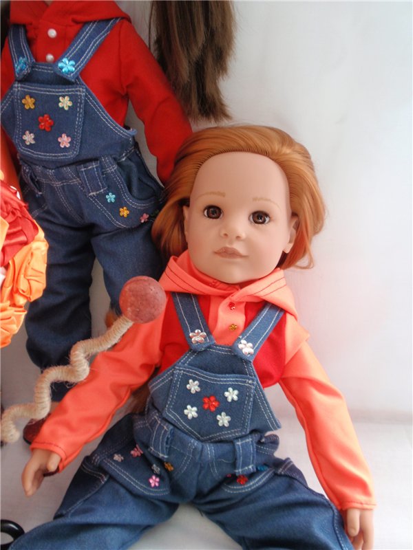 И мы и мы хотим поздравить наших мам, бабушек, тетушек, сестер и всех-всех женщин с самым женским Днем 8 Марта