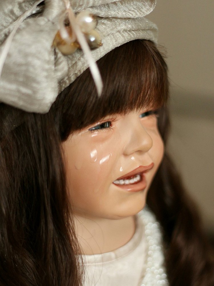 Девочка, которая все время плачет или авторская кукла Сюзан Липл (Susan Lippl)