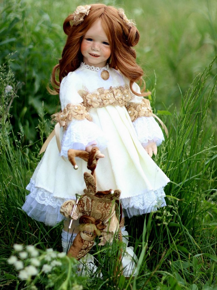 Улыбнется девочка, подмигнет слегка ... кудри ярко-рыжие ручкой теребя