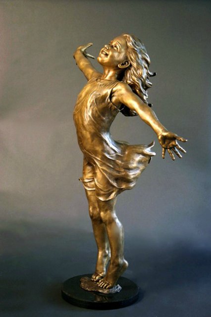 Детство в бронзе - скульптор Анджела Миа де ла Вега