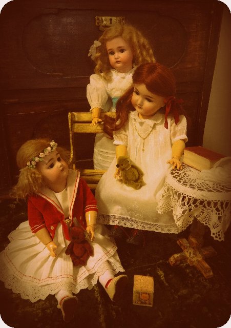 Энн озорная, забавная, любознательная малышка