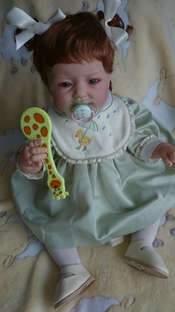 "У меня режутся зубки". Очень редкая девочка от Ли Миддлетон - Teething Blues