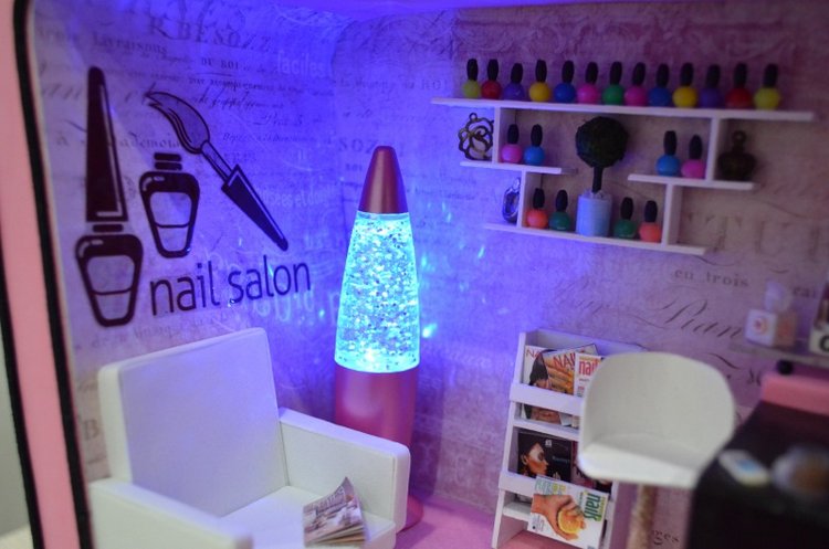 Полочка с миниатюрой "Маникюрный салон"+шкатулка+светильник