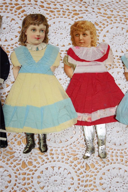 Тайна старой коробки (бумажные куклы 1892 года)