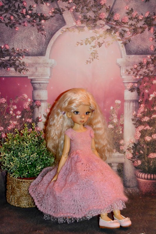 Весеннее обновление. Платья для кукол Kaye Wiggs