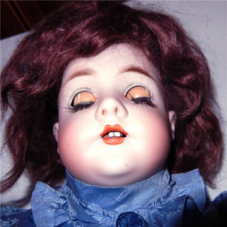 "Королева, ах, королева!" или Подскажите, знатоки антикварок, что в ней королевского