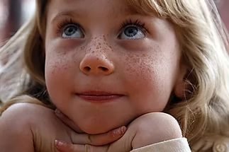 В твоей улыбке прячутся мечты... О, милый рыжик, кто же ты