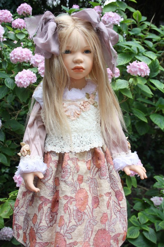 Марусина прогулка по саду. Коллекционная кукла от Zofia & Henry Zawieruszynski