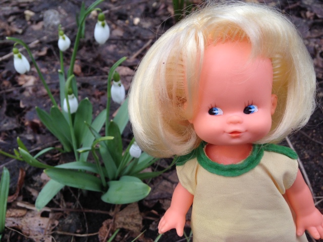 Фотосессия куклы ГДР Косолапки в Аптекарском огороде