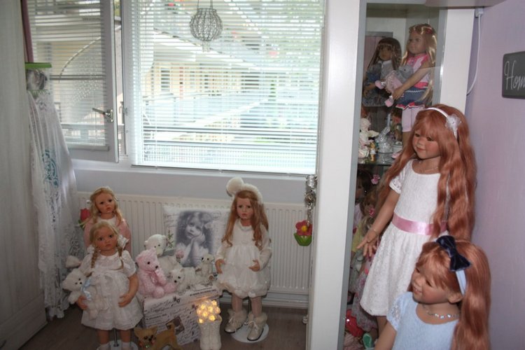 Где живут наши куклы. Кукольная комната