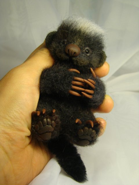 Чудной зверь - медоед. Авторская игрушка валянием Ольги Чернухо (фото 6)