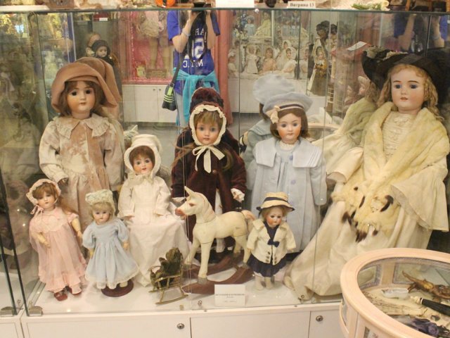 Прогулка по Музею уникальных кукол в Москве. Продолжение