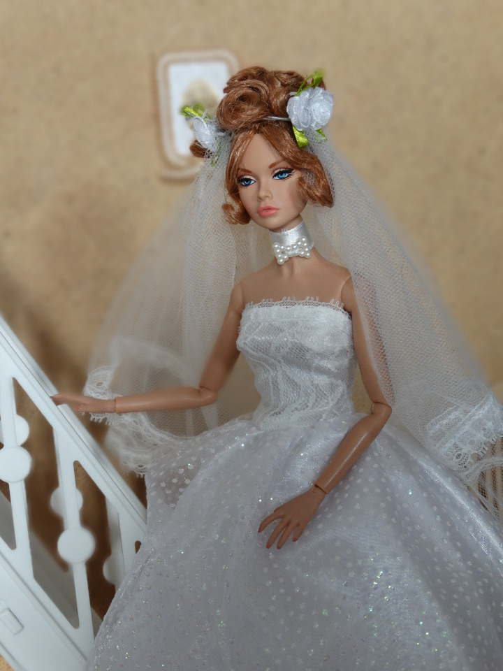 Капроновое безумие. Поппи в вечерних платьях