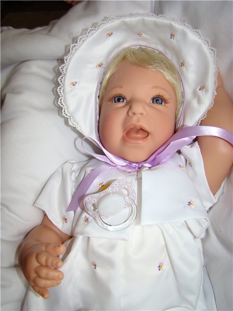 Маленькая Фиалка - "LITTLE VIOLET" коллекционная куколка Ли Миддлтон (фото 10)