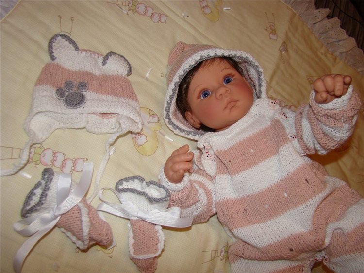 Вязалочки для Булочки. Peek-a-Boo от Ли Миддлтон