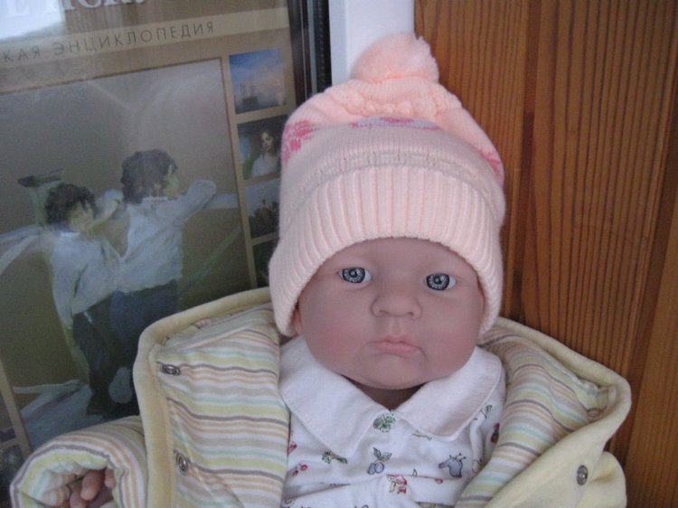 Сборы на прогулку маленькой Евочки