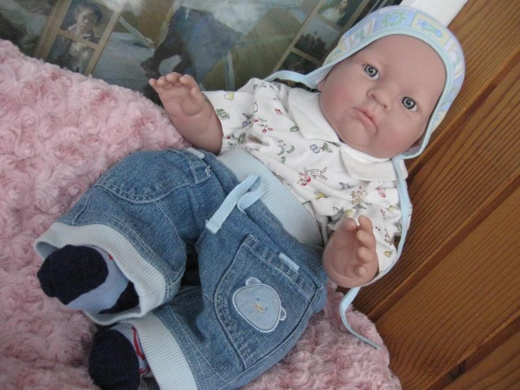 Сборы на прогулку маленькой Евочки (фото 4)