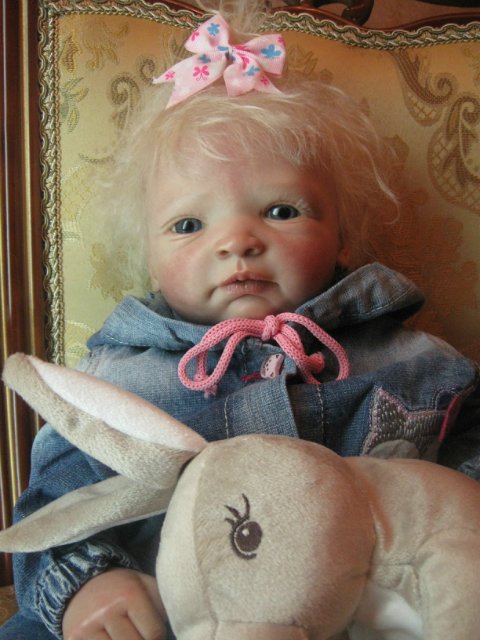 Мои малышки и их красивые няньки