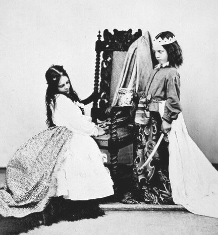 Кто Вы, мистер Кэррол или Каждый пишет, как он дышит. Фотоработы сказочника и математика | Бэйбики Кто Вы, мистер Кэррол или Каждый пишет, как он дышит. Фотоработы сказочника и математика