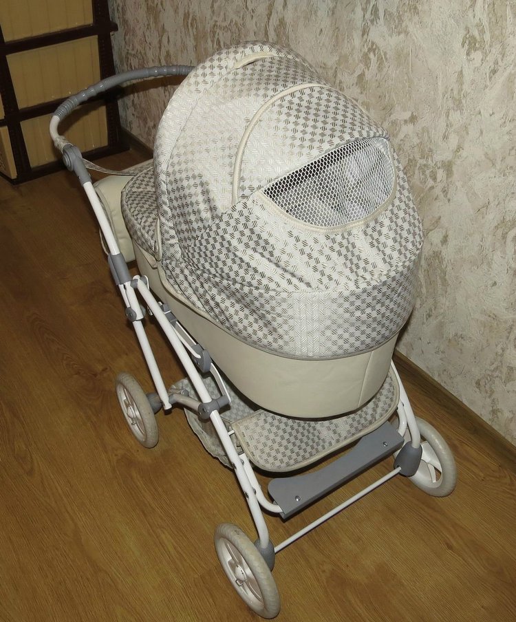 Выбор коляски для игровой куклы