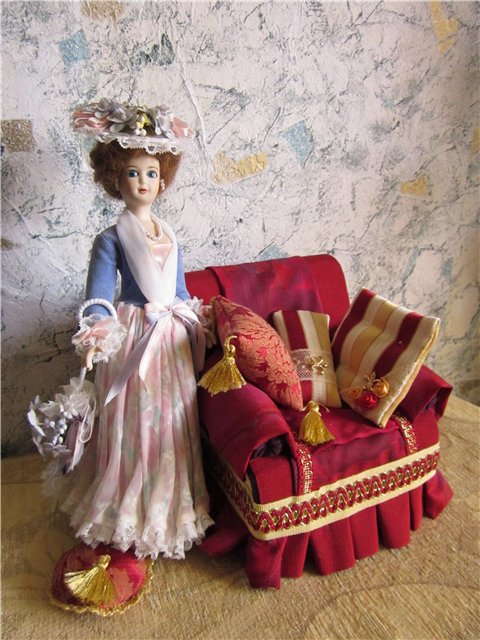 Комплект интерьерных подушек 1:6 и декорирование кукольного кресла