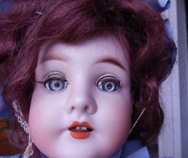 "Королева, ах, королева!" или Подскажите, знатоки антикварок, что в ней королевского