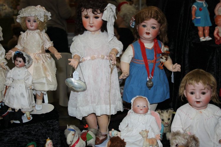 Выставка кукол, мишек тедди, кукольных домиков и миниатюры в Нидерландах 24-25 октября 2015 год. Часть третья - антикварки