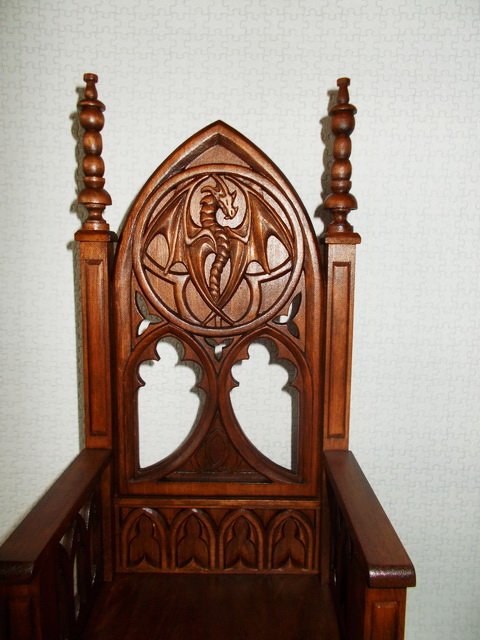 Эксклюзивная кукольная мебель в готическом стиле (фото 3)