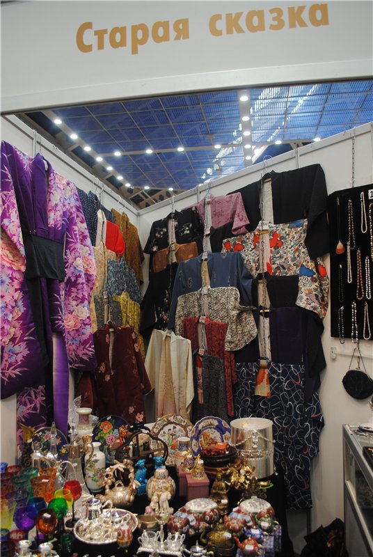 На Тишинку мы пошли – там сокровища нашли. Взгляд на «Блошиный рынок» со второго этажа | Бэйбики На Тишинку мы пошли – там сокровища нашли. Взгляд на «Блошиный рынок» со второго этажа