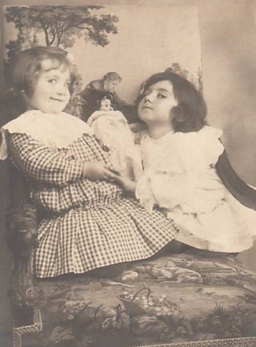 Старый фотоальбом. Девочки и куклы - продолжение