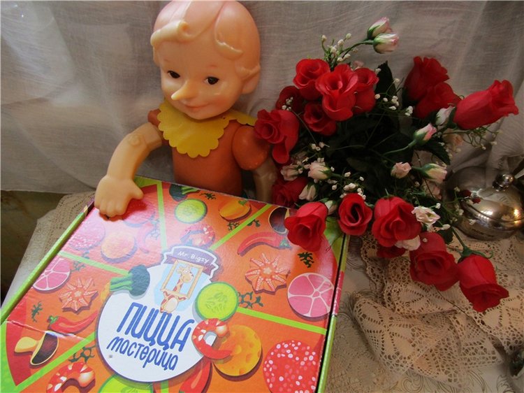 Мальвина - мастерица. Раз, два, три - готова пицца