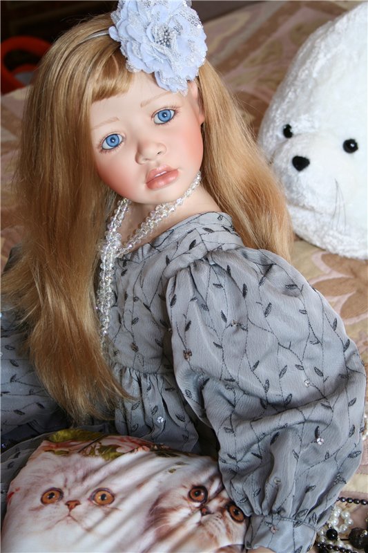 Чёрное или белое? Милли от Christine Orange