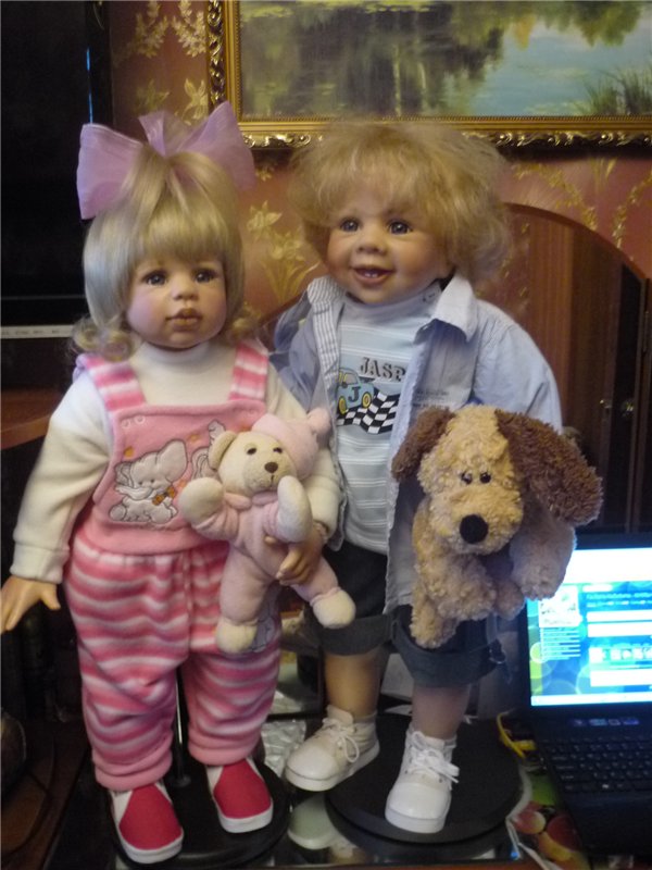 И снова, снова пополнение. Наш девичник разбавил мальчик