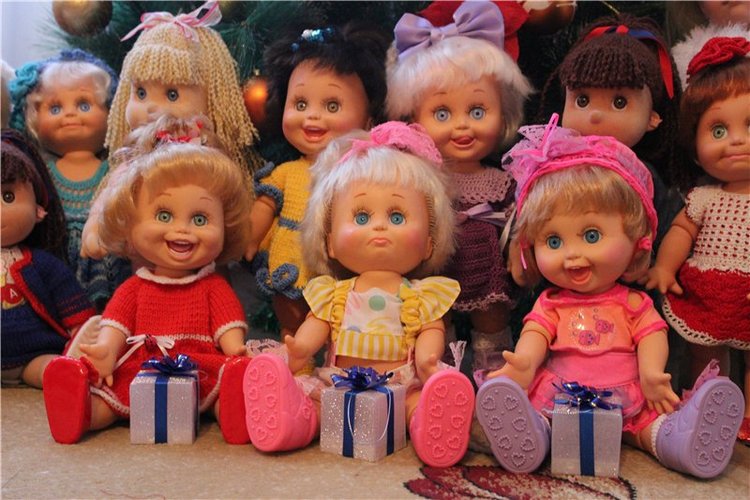 Наряжаем елку. Первое совместное фото под елкой | Бэйбики Наряжаем елку. Первое совместное фото под елкой