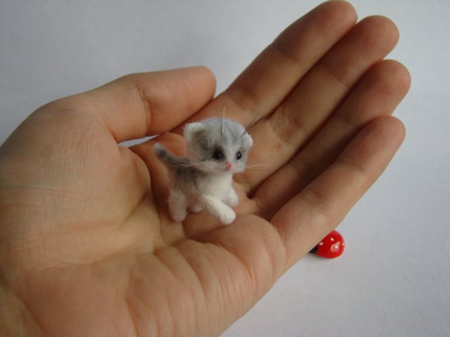 Котёнок Пушинка. Авторская игрушка валянием из шерсти Ольги Чернухо (фото 6)