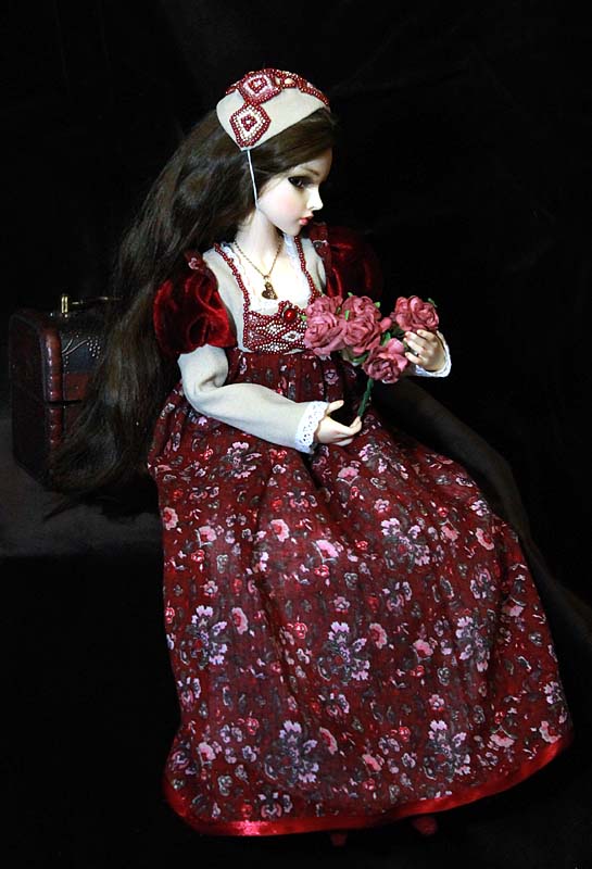 Сияет красота её в ночи, как в ухе мавра жемчуг несравненный