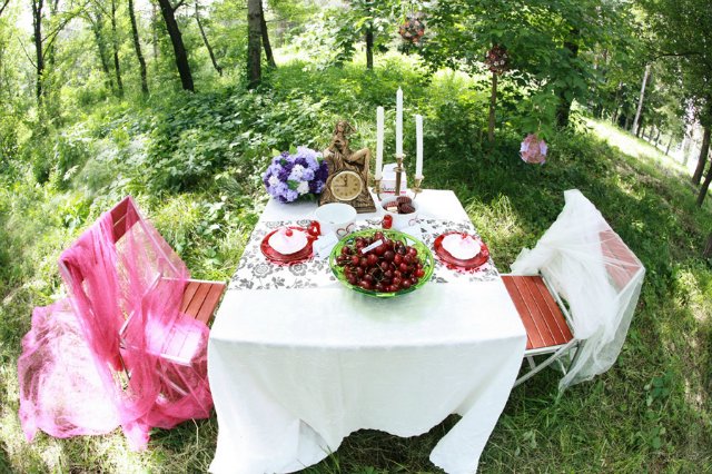 Глубока ли кроличья нора или Хэллоуин в Зазеркалье