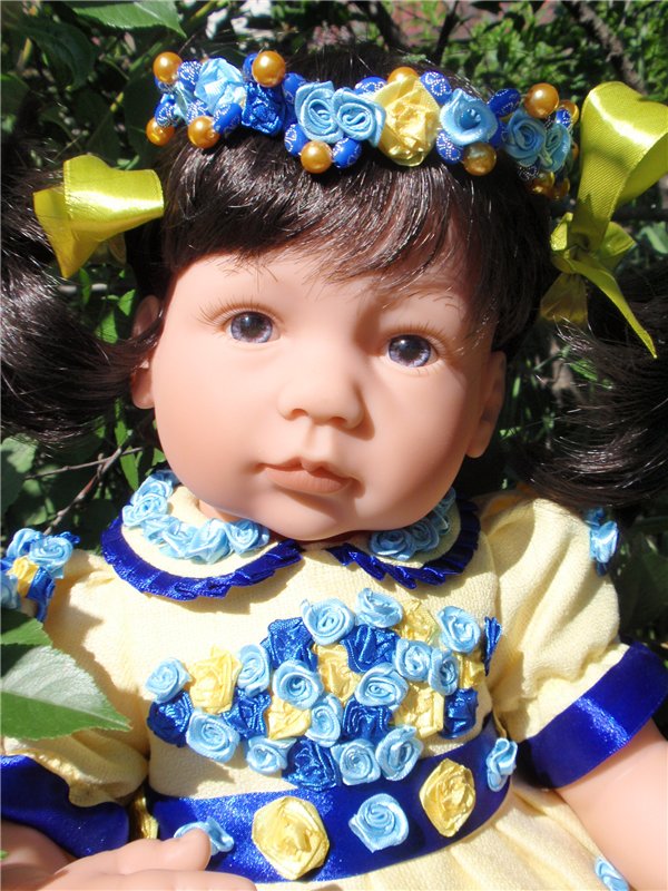 Солнечная цветочница Анюта. Эксперименты с переодеванием могут быть нескончаемы