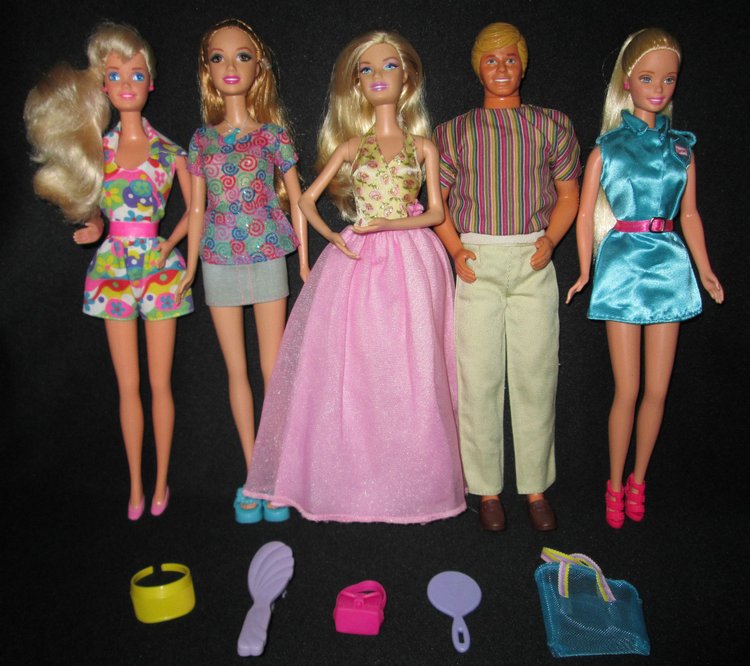 «Эффект насмотренности» или 200 фирменных кукольных нарядов | Бэйбики «Эффект насмотренности» или 200 фирменных кукольных нарядов